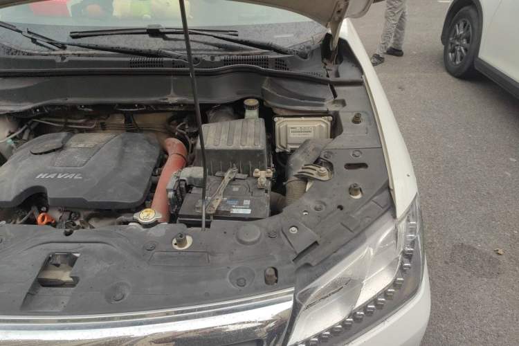 Used Haval H2 2014 1.5T Manual Two-Wheel Drive Elite Edition Engine Bay Left