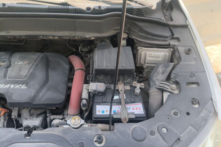 Used Haval H2 2014 1.5T Manual Two-Wheel Drive Elite Edition Engine Bay Left