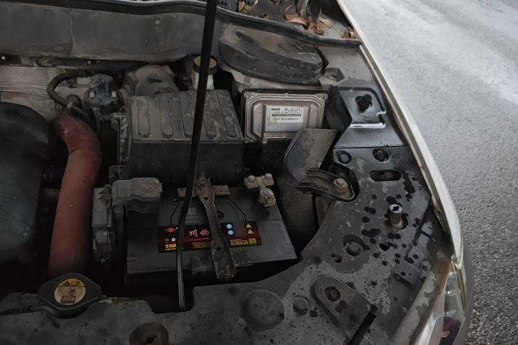 Used Haval H2 2014 1.5T Manual Two-Wheel Drive Elite Edition Engine Bay Left