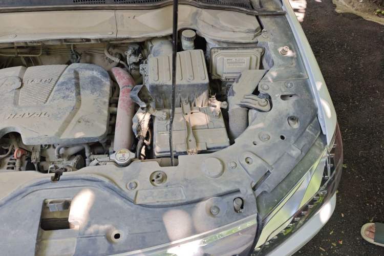 Used Haval H2 2014 1.5T Manual Two-Wheel Drive Prestige Edition Engine Bay Left