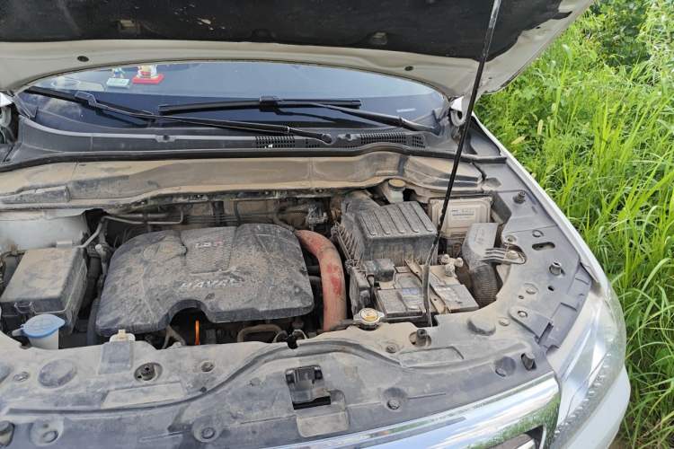 Used Haval H2 2014 1.5T Manual Two-Wheel Drive Elite Edition Engine Bay Left