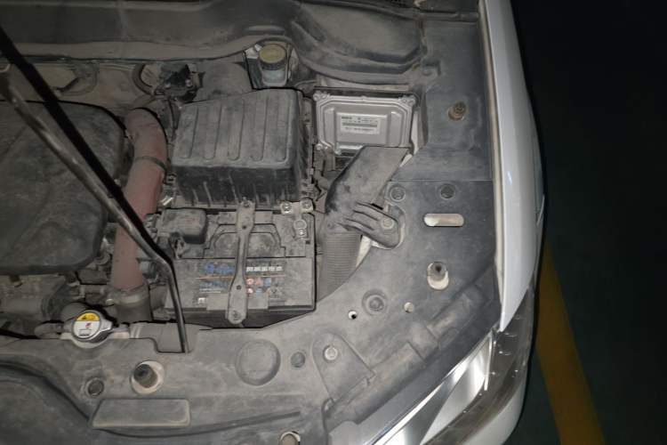 Used Haval H2 2014 1.5T Manual Two-Wheel Drive Elite Edition Engine Bay Left