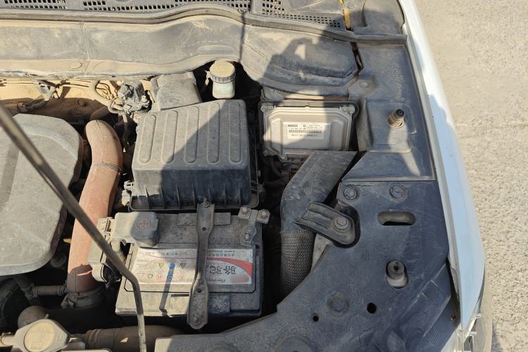 Used Haval H2 2014 1.5T Manual Two-Wheel Drive Elite Edition Engine Bay Left