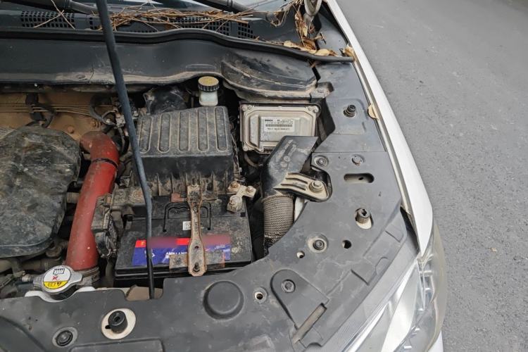 Used Haval H2 2014 1.5T Manual Two-Wheel Drive Elite Edition Engine Bay Left