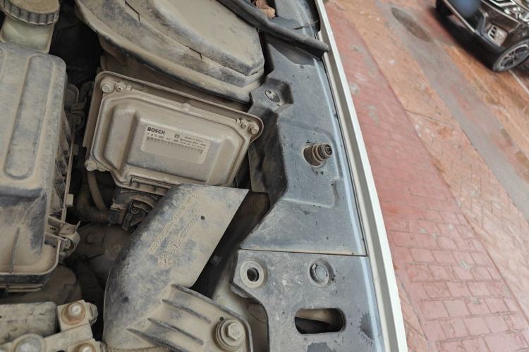 Used Haval H2 2014 1.5T Manual Two-Wheel Drive Prestige Edition Engine Bay Left