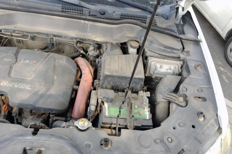 Used Haval H2 2014 1.5T Manual Two-Wheel Drive Elite Edition Engine Bay Left