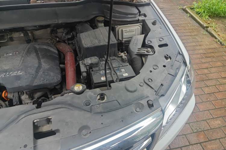 Used Haval H2 2014 1.5T Manual Two-Wheel Drive Elite Edition Engine Bay Left