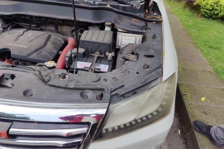 Used Haval H2 2014 1.5T Manual Two-Wheel Drive Elite Edition Engine Bay Left