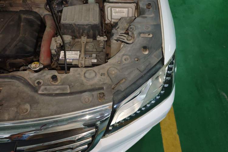 Used Haval H2 2014 1.5T Manual Two-Wheel Drive Elite Edition Engine Bay Left