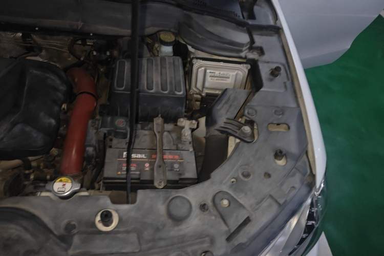 Used Haval H2 2014 1.5T Manual Two-Wheel Drive Elite Edition Engine Bay Left