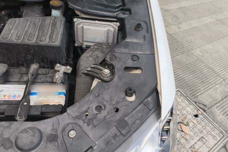 Used Haval H2 2014 1.5T Manual Two-Wheel Drive Elite Edition Engine Bay Left