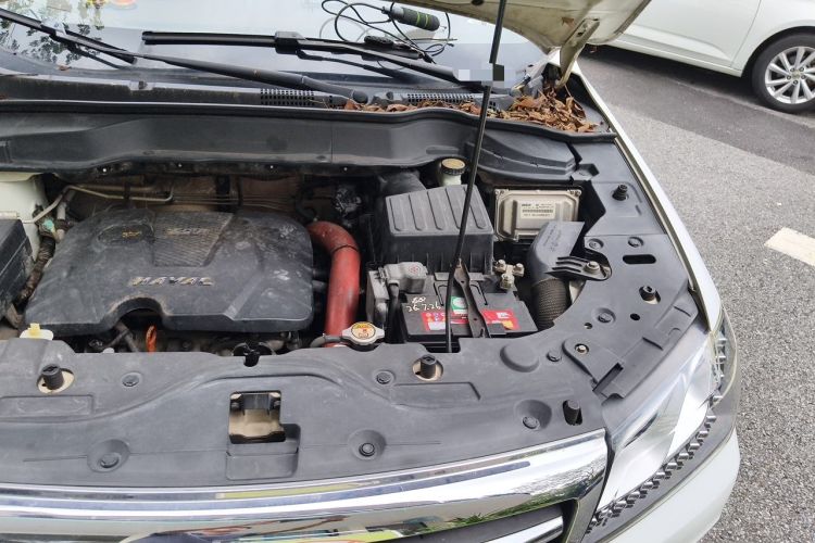 Used Haval H2 2014 1.5T Manual Two-Wheel Drive Elite Edition Engine Bay Left