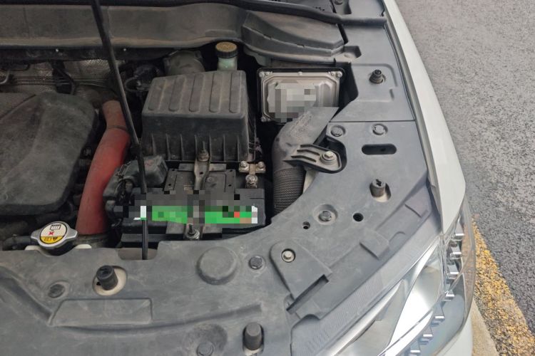 Used Haval H2 2014 1.5T Manual Two-Wheel Drive Elite Edition Engine Bay Left