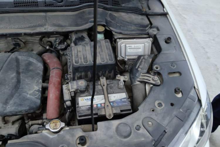 Used Haval H2 2014 1.5T Manual Two-Wheel Drive Elite Edition Engine Bay Left