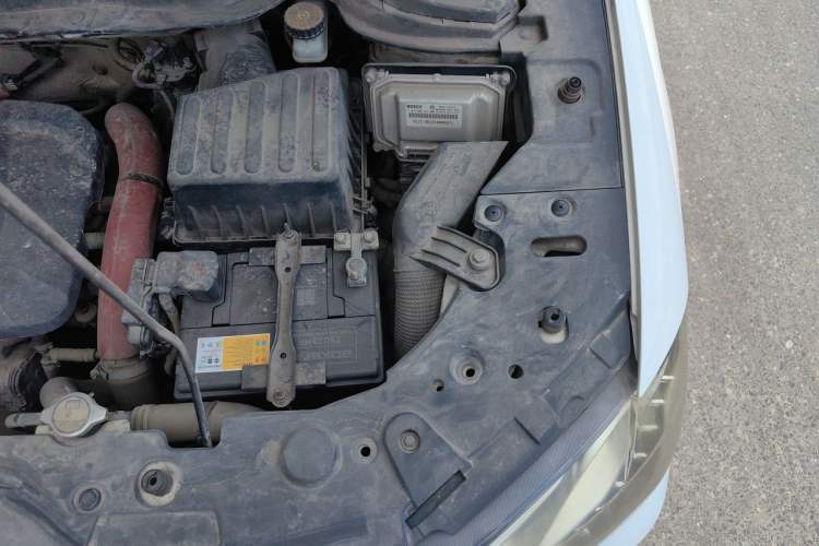 Used Haval H2 2014 1.5T Manual Two-Wheel Drive Elite Edition Engine Bay Left