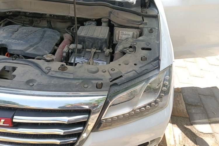 Used Haval H2 2014 1.5T Manual Two-Wheel Drive Elite Edition Engine Bay Left