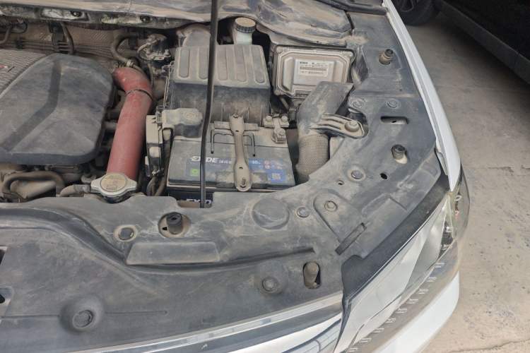 Used Haval H2 2014 1.5T Manual Two-Wheel Drive Elite Edition Engine Bay Left