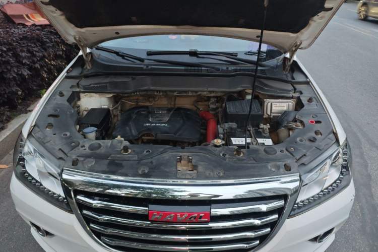 Used Haval H2 2014 1.5T Manual Two-Wheel Drive Elite Edition Engine Bay