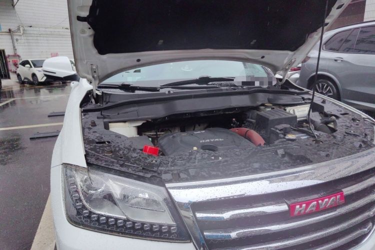 Used Haval H2 2014 1.5T Manual Two-Wheel Drive Prestige Edition Engine Bay Right