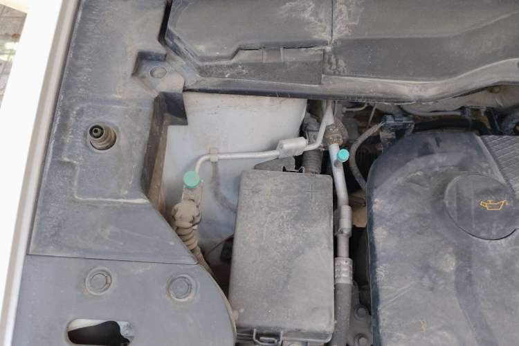 Used Haval H2 2014 1.5T Manual Two-Wheel Drive Elite Edition Engine Bay Right