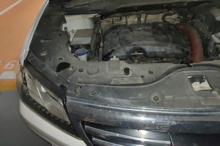 Used Haval H2 2014 1.5T Manual Two-Wheel Drive Elite Edition Engine Bay Right