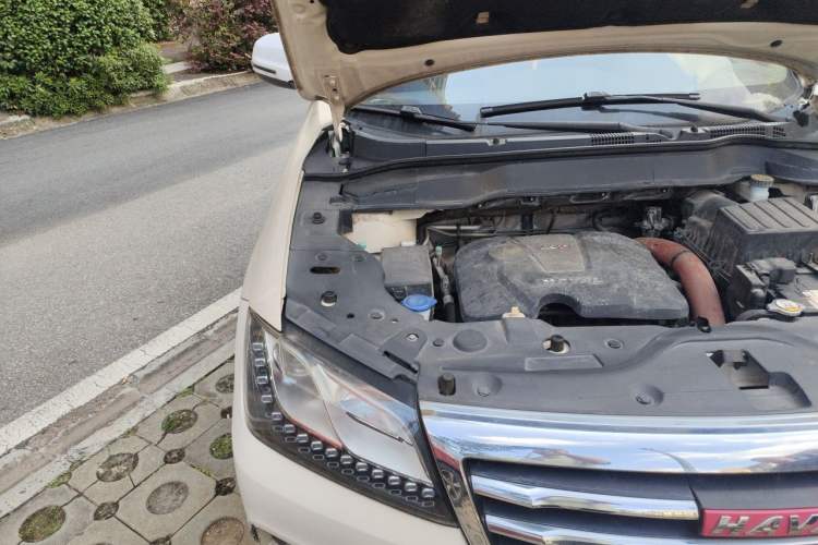 Used Haval H2 2014 1.5T Manual Two-Wheel Drive Elite Edition Engine Bay Right