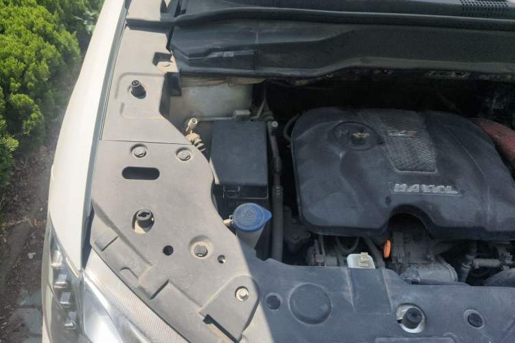 Used Haval H2 2014 1.5T Manual Two-Wheel Drive Elite Edition Engine Bay Right