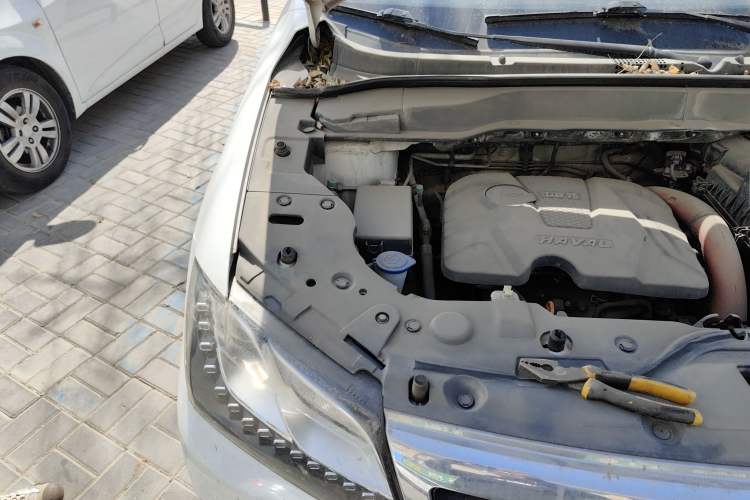 Used Haval H2 2014 1.5T Manual Two-Wheel Drive Elite Edition Engine Bay Right