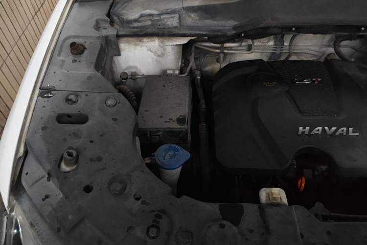 Used Haval H2 2014 1.5T Manual Two-Wheel Drive Elite Edition Engine Bay Right