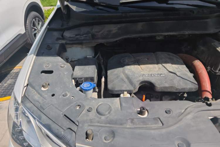 Used Haval H2 2014 1.5T Manual Two-Wheel Drive Elite Edition Engine Bay Right