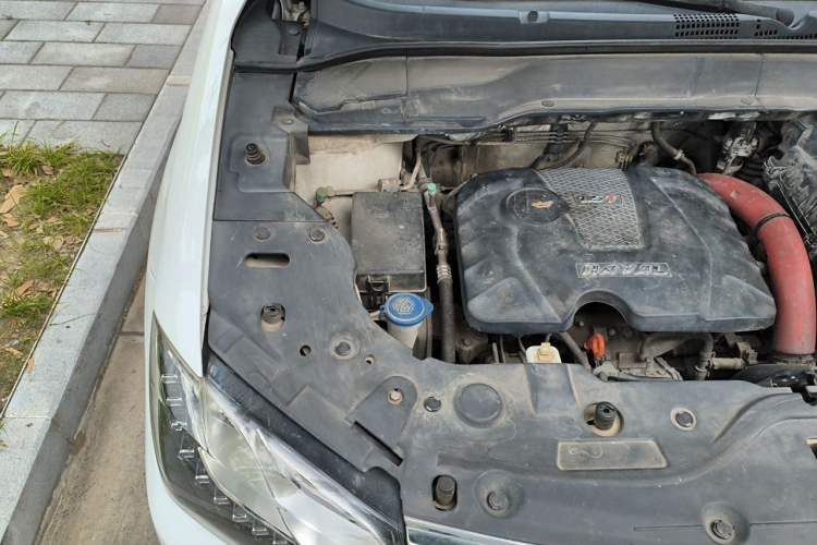 Used Haval H2 2014 1.5T Manual Two-Wheel Drive Prestige Edition Engine Bay Right