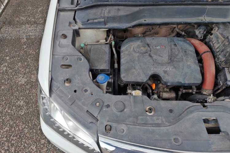 Used Haval H2 2014 1.5T Manual Two-Wheel Drive Elite Edition Engine Bay Right