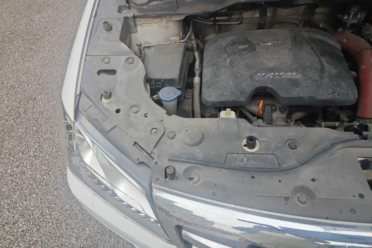 Used Haval H2 2014 1.5T Manual Two-Wheel Drive Elite Edition Engine Bay Right