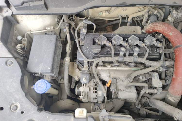 Used Haval H2 2014 1.5T Manual Two-Wheel Drive Urban Edition Engine Bay Right