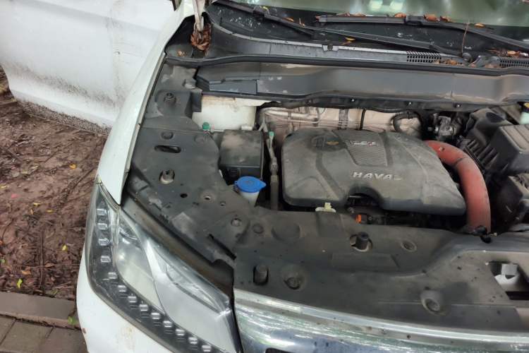 Used Haval H2 2014 1.5T Manual Two-Wheel Drive Elite Edition Engine Bay Right