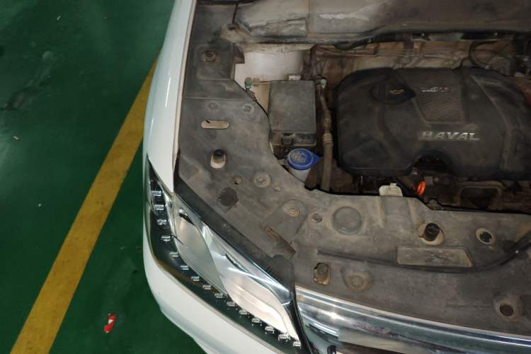 Used Haval H2 2014 1.5T Manual Two-Wheel Drive Elite Edition Engine Bay Right
