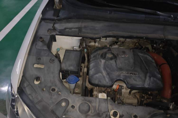 Used Haval H2 2014 1.5T Manual Two-Wheel Drive Elite Edition Engine Bay Right