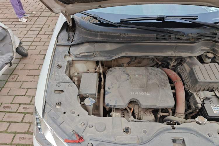 Used Haval H2 2014 1.5T Manual 4x4 Prestige Edition Engine Bay Right