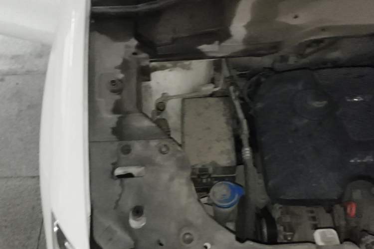 Used Haval H2 2014 1.5T Manual Two-Wheel Drive Elite Edition Engine Bay Right