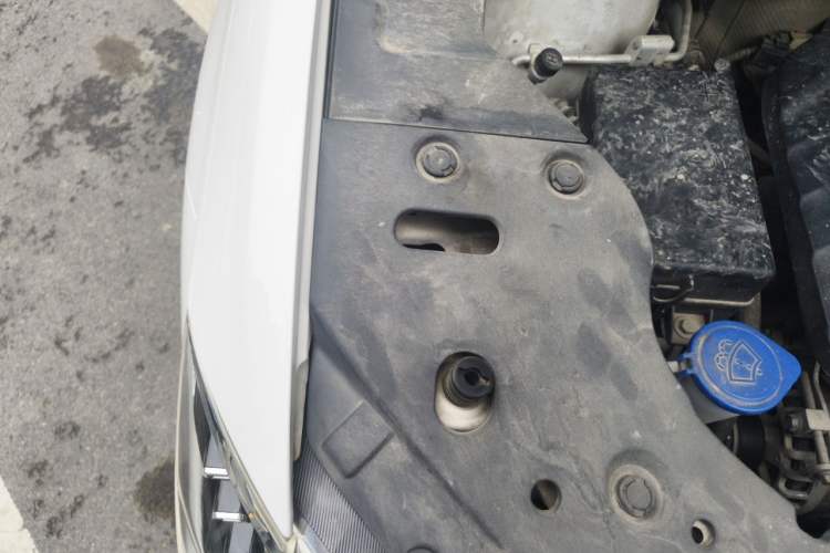 Used Haval H2 2014 1.5T Manual Two-Wheel Drive Elite Edition Engine Bay Right