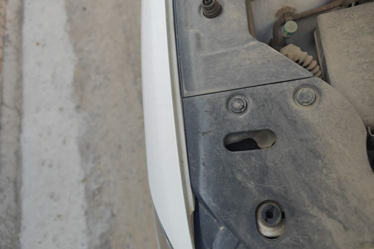 Used Haval H2 2014 1.5T Manual Two-Wheel Drive Elite Edition Engine Bay Right