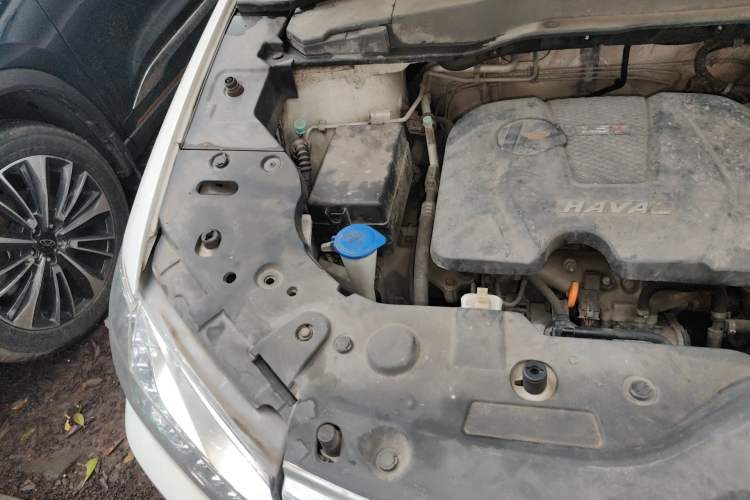 Used Haval H2 2014 1.5T Manual Two-Wheel Drive Elite Edition Engine Bay Right