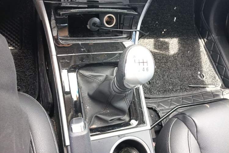 Used Haval H2 2014 1.5T Manual Two-Wheel Drive Elite Edition Gear Lever