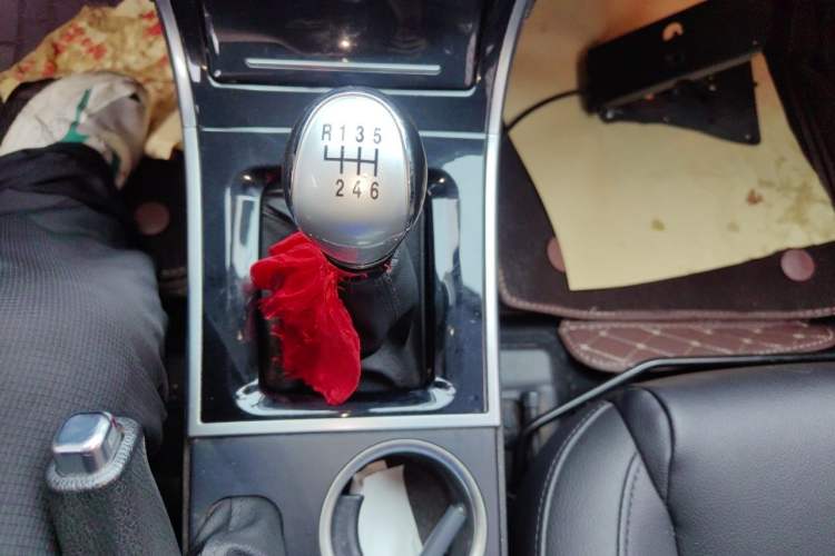 Used Haval H2 2014 1.5T Manual Two-Wheel Drive Prestige Edition Gear Lever