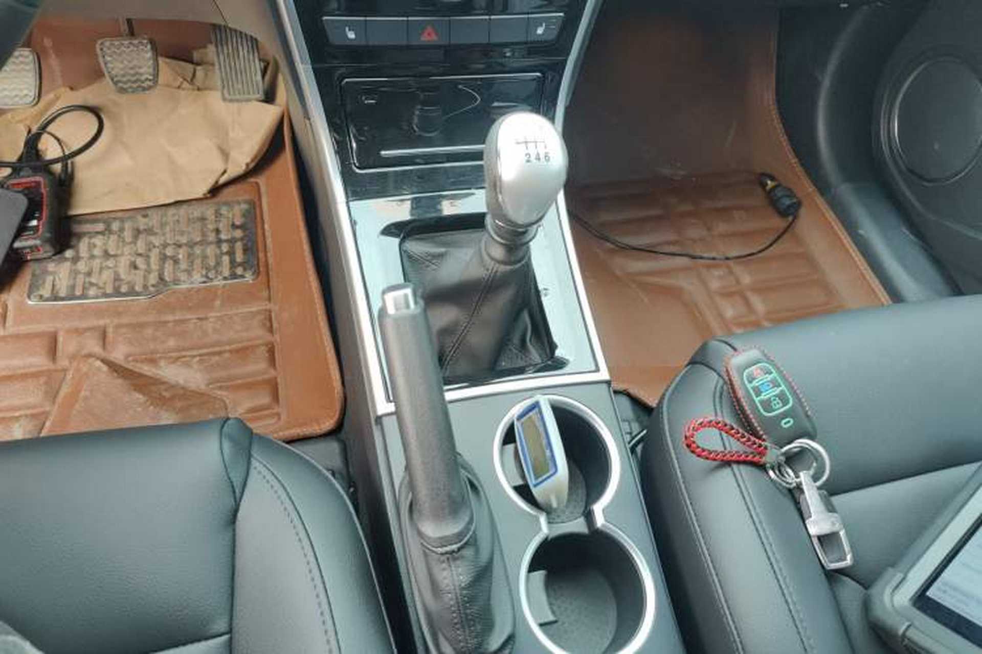 Used Haval H2 2014 1.5T Manual Two-Wheel Drive Elite Edition Gear Lever