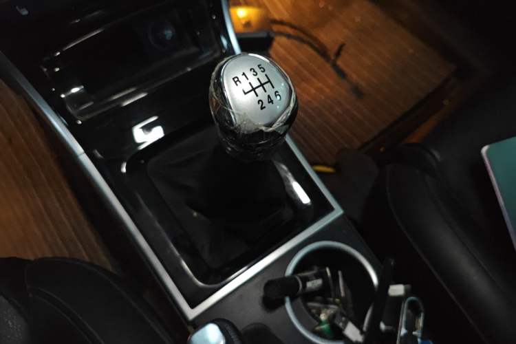 Used Haval H2 2014 1.5T Manual Two-Wheel Drive Elite Edition Gear Lever