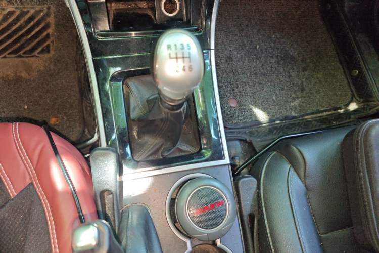 Used Haval H2 2014 1.5T Manual Two-Wheel Drive Prestige Edition Gear Lever