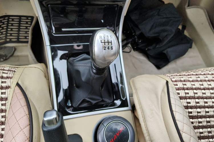 Used Haval H2 2014 1.5T Manual Two-Wheel Drive Urban Edition Gear Lever