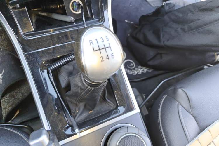 Used Haval H2 2014 1.5T Manual Two-Wheel Drive Elite Edition Gear Lever