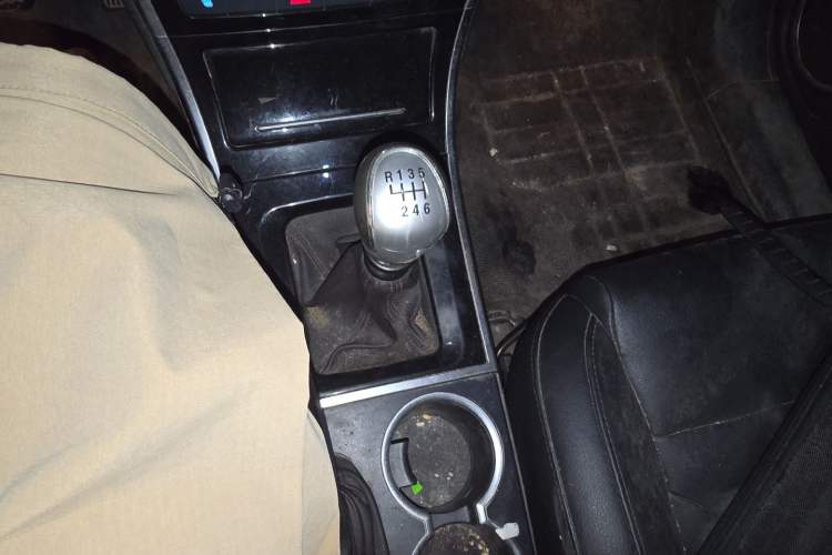 Used Haval H2 2014 1.5T Manual Two-Wheel Drive Elite Edition Gear Lever